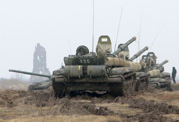 Сolumn of T-72 tanks during an exercise held by the Baltic Fleet coastal defense troops (Archive) - Sputnik International