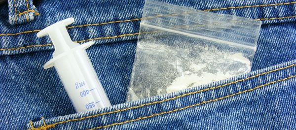 The most common reason for taking the illegal drugs was curiosity, but up to 8 percent of the British population spends over 200 pounds ($319) a month on drugs. - Sputnik International