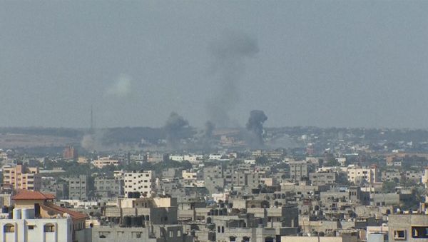 Israeli Forces Airstrike in Gaza Strip - Sputnik International