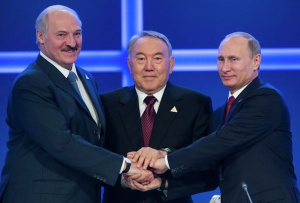 Russian President Vladimir Putin with Belarusian President Alexander Lukashenko and Kazakhstan’s President Nursultan Nazarbayev Russian President Vladimir Putin with Belarusian President Alexander Lukashenko and Kazakhstan’s President Nursultan Nazarbayev - Sputnik International