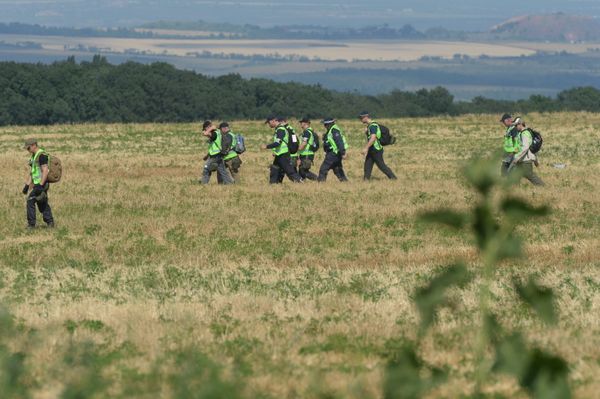 Experts at Malaysia Airlines Boeing 777 crash site - Sputnik International