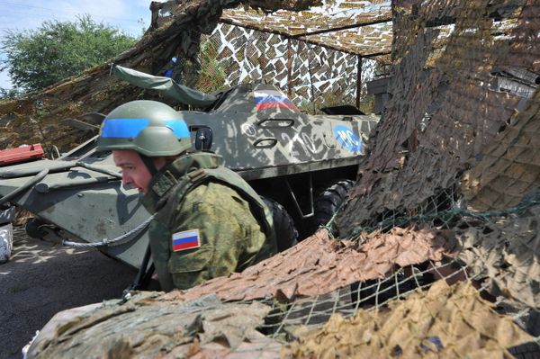 Russian Peacekeepers' Checkpoint at Entrance to Bender - Sputnik International
