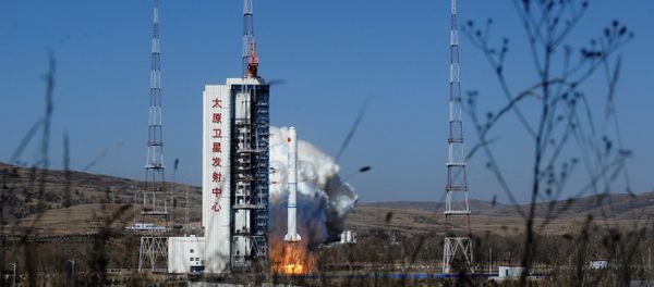 Long March 2C carrier rocket launch - Sputnik International