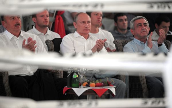 Vladimir Putin Attends Plotforma S-70 Combat Sambo Tournament in Sochi - Sputnik International