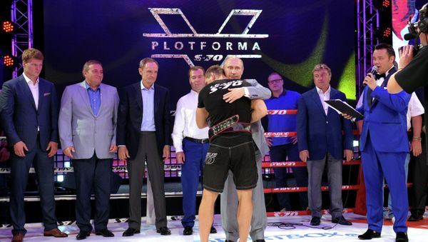 Vladimir Putin Attends Plotforma S-70 Combat Sambo Tournament in Sochi - Sputnik International