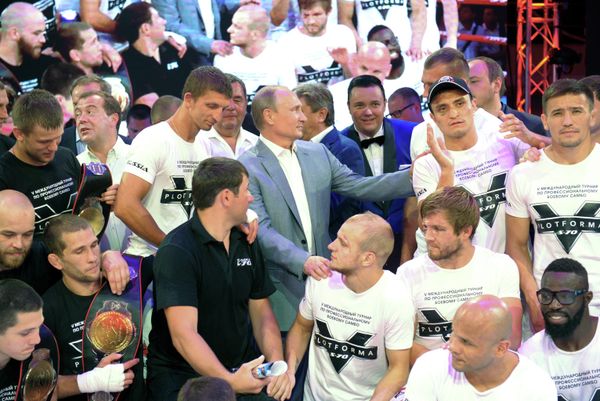 Vladimir Putin Attends Plotforma S-70 Combat Sambo Tournament in Sochi - Sputnik International
