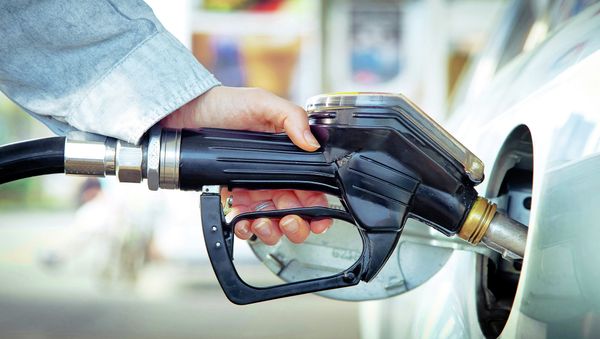 India may remove government control of diesel prices in October - Sputnik International