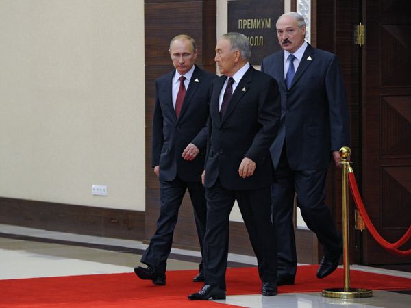 Russian President Vladimir Putin, Belarussian Alexander Lukashenko and Kazakhstan’s President Nursultan Nazarbayev - Sputnik International