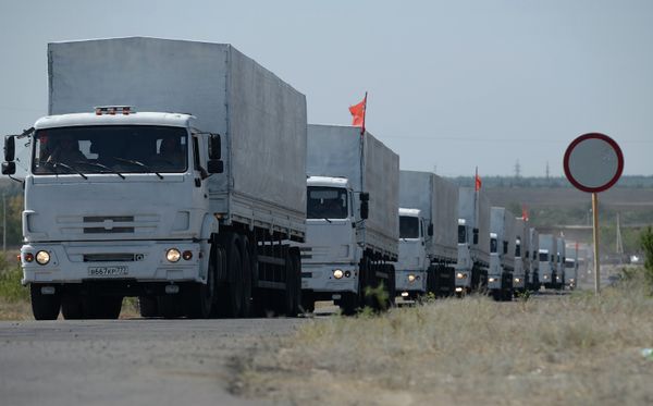 Russian Humanitarian Aid Convoy Arrives at Checkpoint at Ukrainian Border - Sputnik International