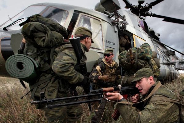 Last echelons of Russian troops and military vehicles have arrived in China for multinational anti-terror drills. - Sputnik International