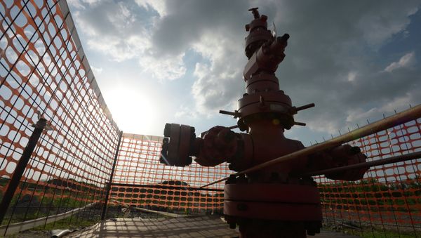 The borehole of shale gas mining - Sputnik International