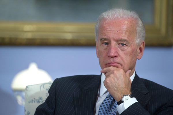 US Vice President Joe Biden called Russia's humanitarian aid delivery to Ukraine's southeast a blatant provocation - Sputnik International