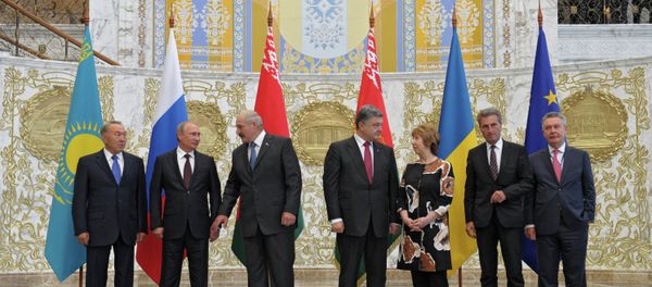 Representatives from Ukraine, Russia and the OSCE are set to meet in Minsk, Belarus for a fresh round of negotiations of the Contact Group on Ukraine. Representatives from Ukraine, Russia and the OSCE are set to meet in Minsk, Belarus for a fresh round of negotiations of the Contact Group on Ukraine. - Sputnik International