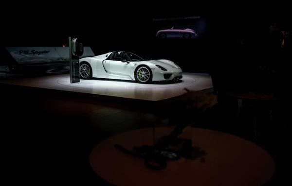 Porsche 918 Spyder at Moscow International Motor Show Porsche 918 Spyder at Moscow International Motor Show - Sputnik International