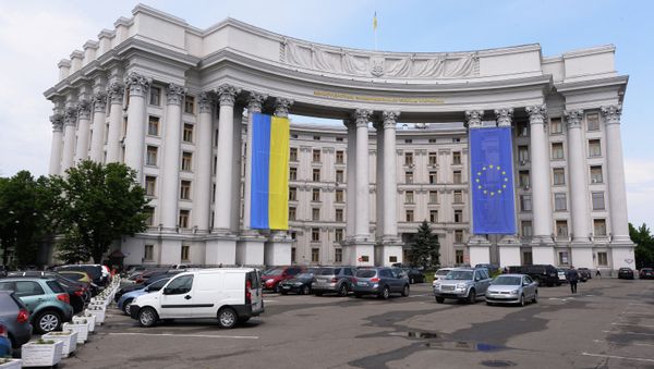 A majority of European Union citizens are reluctant to bear the cost of providing more financial aid to Ukraine due to the country's high levels of corruption A majority of European Union citizens are reluctant to bear the cost of providing more financial aid to Ukraine due to the country's high levels of corruption - Sputnik International