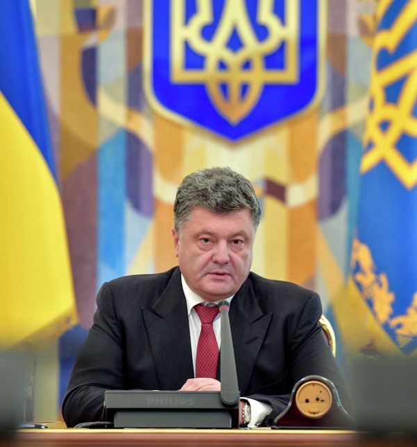 Ukrainian President Petro Poroshenko at an urgent meeting of the country’s National Security and Defense Council. - Sputnik International