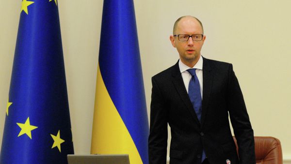 Ukrainian Prime Minister Arseniy Yatsenyuk said that the Ukrainian Cabinet has submitted a bill to the country’s parliament to drop its “non-aligned bloc” status and renew its path to becoming a member of NATO. - Sputnik International