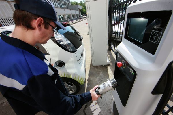 Moscow is going to expand EV charging stations chain until the end of 2014 - Sputnik International