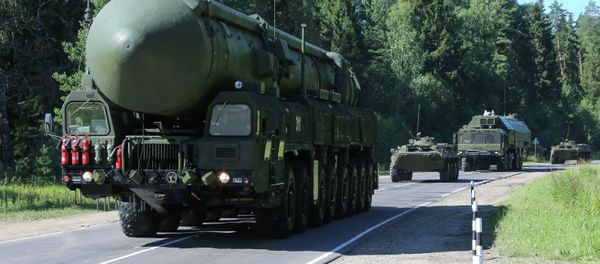The Yars land-based mobile missile system is transported to its field combat duty site at the Teykovo Guards Missile Division - Sputnik International