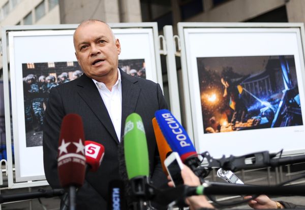 Rossiya Segodnya Director General Dmitry Kiselev speaks about the agency photojournalist Andrei Stenin, killed in Ukraine. - Sputnik International