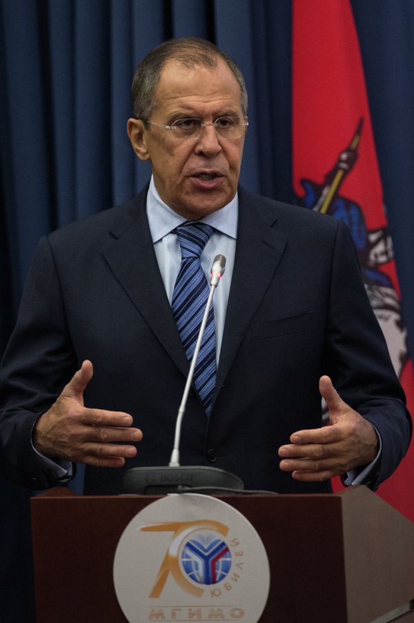 Russia's Foreign Minister Sergei Lavrov asserted Russia is ready together with OSCE to help Ukrainian opposing sides stabilize the situation - Sputnik International