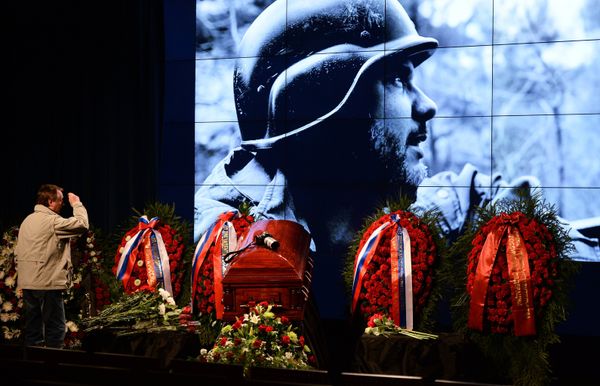 Farewell Ceremony for Russian Photojournalist Andrei Stenin - Sputnik International