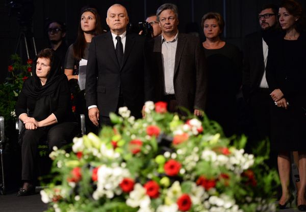 Farewell Ceremony for Russian Photojournalist Andrei Stenin - Sputnik International