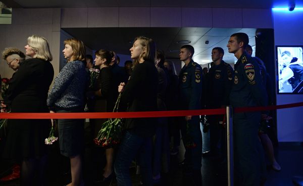 Farewell Ceremony for Russian Photojournalist Andrei Stenin - Sputnik International