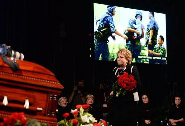 Farewell Ceremony for Russian Photojournalist Andrei Stenin - Sputnik International