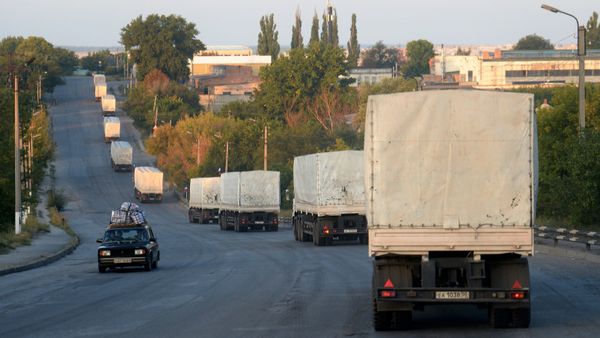 Kiev is demanding that Russia stops sending convoys with humanitarian aid to southeastern Ukraine. - Sputnik International