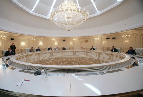 The Contact Group on Ukrainian crisis during a meeting in Minsk. - Sputnik International