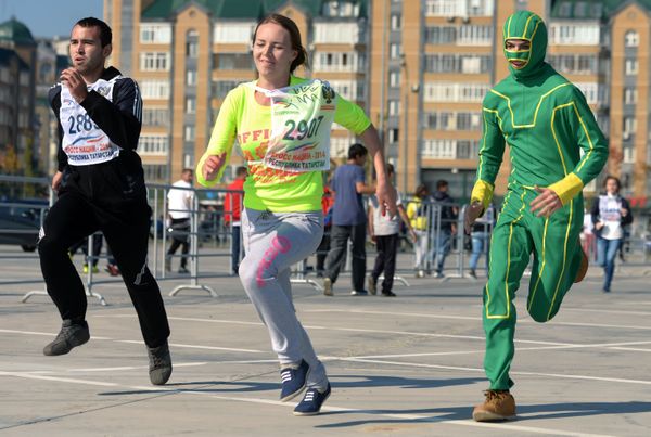 Russian Runners Hit the Streets for National Day of Running 2014 - Sputnik International