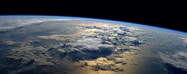 A private company in Beijing is planning to build a high-altitude balloon to take people 40 kilometers above the earth to the brink of the planet's atmosphere. A private company in Beijing is planning to build a high-altitude balloon to take people 40 kilometers above the earth to the brink of the planet's atmosphere. - Sputnik International