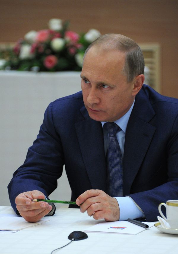 Russian President Vladimir Putin will hold bilateral meetings with the heads of Azerbaijan, Turkmenistan and Iran during the Caspian summit in Astrakhan on Monday. - Sputnik International