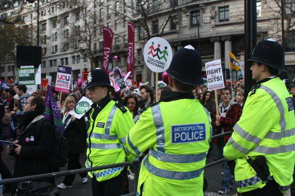 The trade union will submit the report to the Low Pay Commission later in the day, advising the government on changes to the minimum wage. - Sputnik International