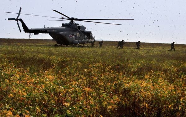 Vostok-2014 Military Exercise Simulates Clashes with Saboteur Commandos - Sputnik International