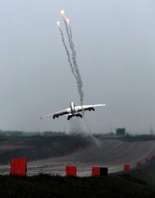 Vostok-2014 Military Exercise Simulates Clashes with Saboteur Commandos - Sputnik International
