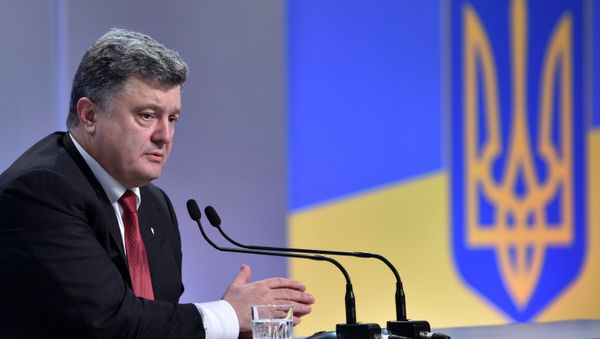 Petro Poroshenko asked the Constitutional Court of Ukraine to declare the ousting of former President Viktor Yanukovych unconstitutional because he is afraid to share Yanukovych’s fate, Ukrainian politician Andriy Portnov said. - Sputnik International