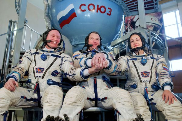 Russian Yelena Serova Becomes First Female Astronaut in 17 Years to Arrive at ISS - Sputnik International