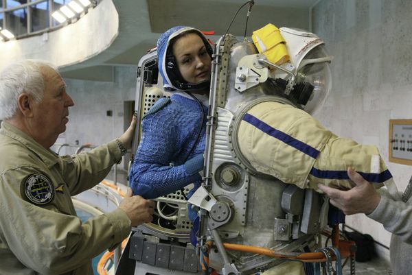 Russian Yelena Serova Becomes First Female Astronaut in 17 Years to Arrive at ISS - Sputnik International