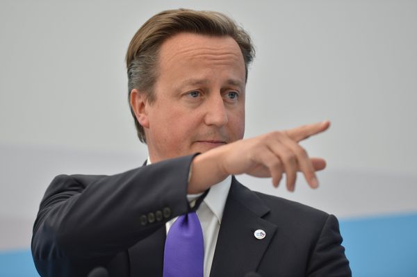 UK Prime Minister David Cameron addressing parliament Friday said that the threat of radicalization has already spread to Britain as young people are leaving the country to join the ISIL (Islamic State). - Sputnik International