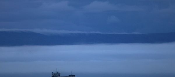 The Chinese NA NA 2 ship in distress has anchored near Sakhalin Island, awaiting large fishing refrigerator trawler Urumpet and rescue boat Irbis The Chinese NA NA 2 ship in distress has anchored near Sakhalin Island, awaiting large fishing refrigerator trawler Urumpet and rescue boat Irbis - Sputnik International