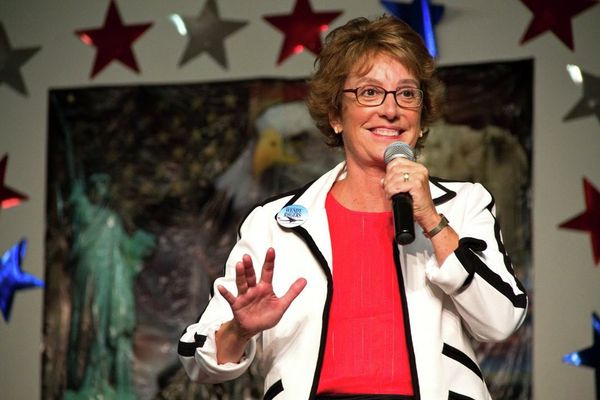 A Republican House candidate in Arizona, Wendy Rogers, is using footage from the Islamic State (IS) video showing the execution of American journalist James Foley in a campaign ad attacking her opponent - Sputnik International