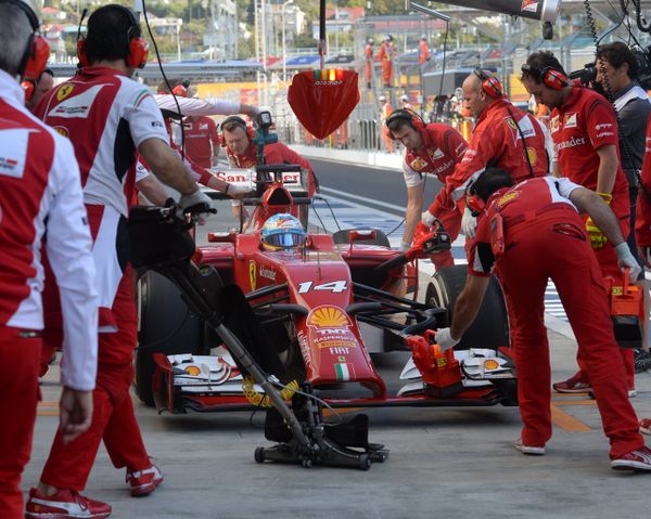 Fast and Furious: 2014 Formula 1 Russian Grand Prix Practice Session Fast and Furious: 2014 Formula 1 Russian Grand Prix Practice Session - Sputnik International