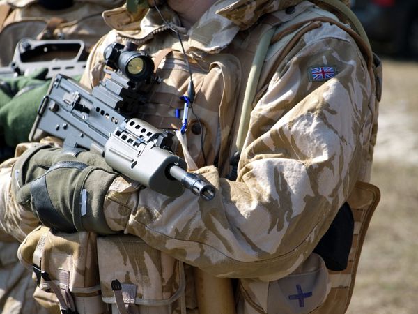 The UK Ministry of Defense (MoD) announced that the Queen has ordered for the former military officer to be stripped off his medal for bravery in Afghanistan, following a five year investigation revealing that his accreditation was not awarded on accurate and reliable merit. - Sputnik International