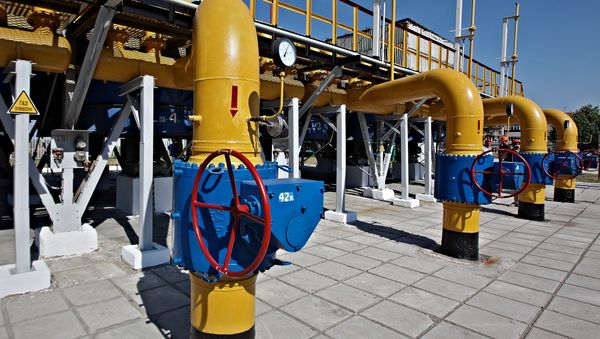 Energy bills in UK could possibly rise if gas supplies from Russia are disrupted this winter. - Sputnik International