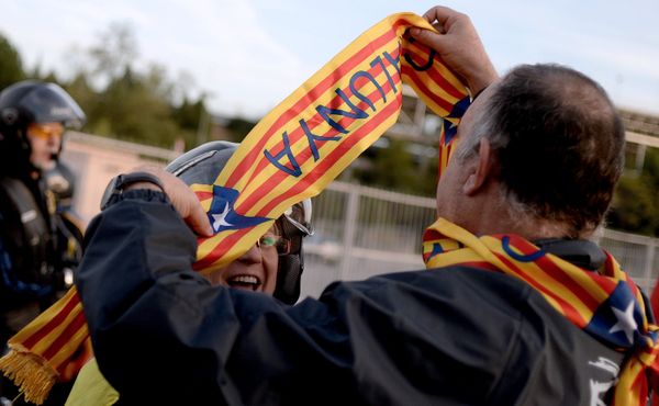 V is for Vote: A Rally in Barcelona to Support Catalonia's Independence V is for Vote: A Rally in Barcelona to Support Catalonia's Independence - Sputnik International