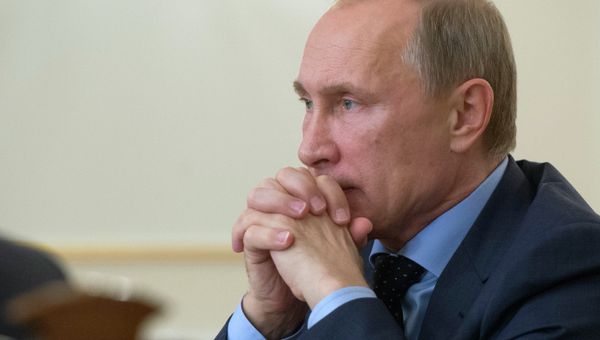 Russian, Ukrainian leaders have reaffirmed the importance of further assistance to peaceful settlement and ceasefire compliance in southeastern Ukraine, the Kremlin said. - Sputnik International