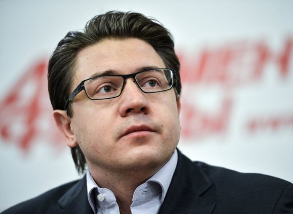 We don't want the blame for the accident to fall on an ordinary man, said Alexander Karabanov, the lawyer of a snowplow driver involved in the Monday night fatal plane crash . - Sputnik International