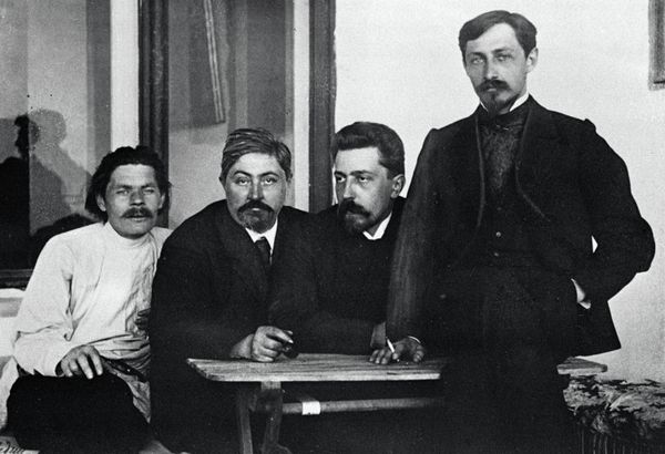 Maxim Gorky, Dmitry Mamin-Sibiryak, Nikolai Teleshev and Ivan Bunin Maxim Gorky, Dmitry Mamin-Sibiryak, Nikolai Teleshev and Ivan Bunin - Sputnik International